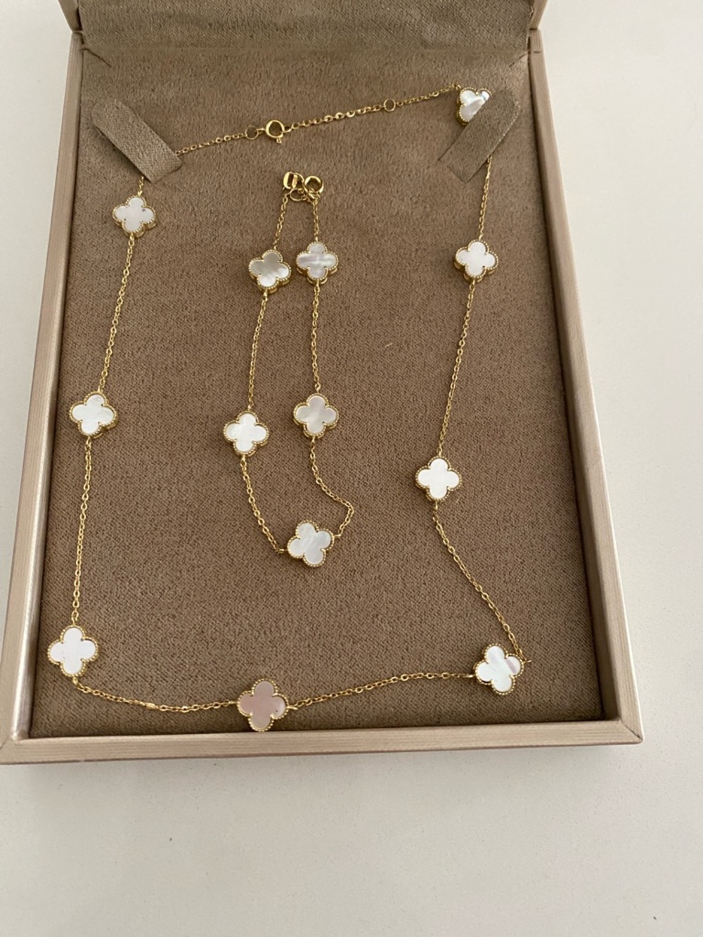 Gold Clover Station Necklace with White Mother-of-Pearl Accents 18 k gold